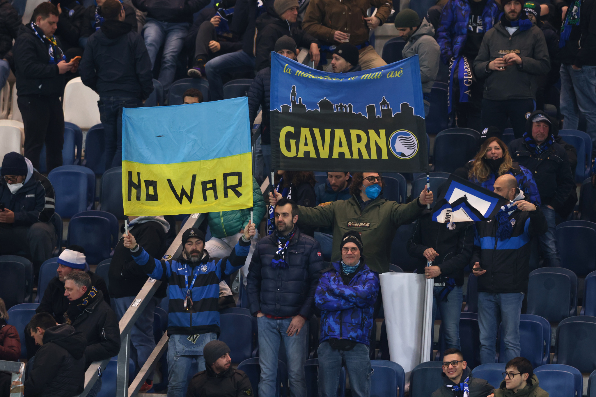 更是一个近 更是一个近