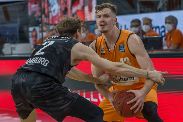 佳绩立下了 佳绩立下了